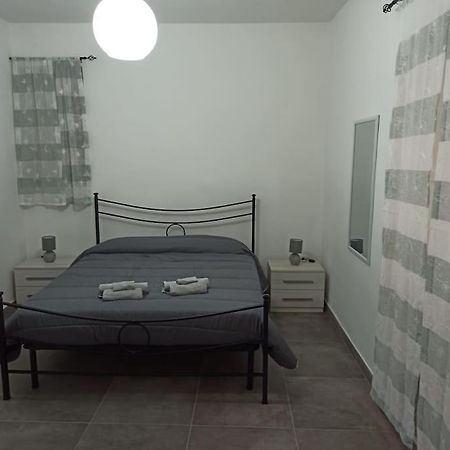 Intero Alloggio - Centro Storico - La Tana Di Aldo- 150 M Da Pepe In Grani Caiazzo Exterior foto